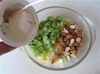 鸡蛋三明治怎么做，鸡蛋三明治怎么做好吃，鸡蛋三明治做法