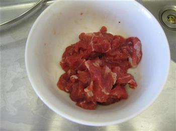 黑椒牛柳炒意面怎么做，黑椒牛柳炒意面怎么做好吃，黑椒牛柳炒意面做法