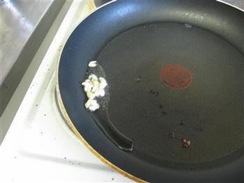 黑椒牛柳炒意面怎么做，黑椒牛柳炒意面怎么做好吃，黑椒牛柳炒意面做法