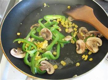 黑椒牛柳炒意面怎么做，黑椒牛柳炒意面怎么做好吃，黑椒牛柳炒意面做法