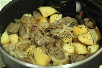 黑胡椒苹果牛肉粒怎么做，黑胡椒苹果牛肉粒怎么做好吃，黑胡椒苹果牛肉粒做法