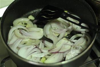 黑胡椒苹果牛肉粒怎么做，黑胡椒苹果牛肉粒怎么做好吃，黑胡椒苹果牛肉粒做法
