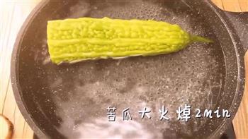 瘦身养颜苦瓜片怎么做，瘦身养颜苦瓜片怎么做好吃，瘦身养颜苦瓜片做法