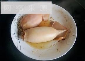鱿鱼糯米卷怎么做，鱿鱼糯米卷怎么做好吃，鱿鱼糯米卷做法