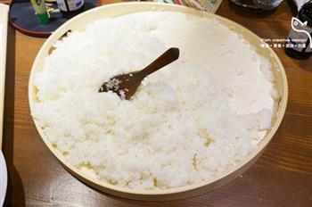 飞鱼籽寿司卷怎么做，飞鱼籽寿司卷怎么做好吃，飞鱼籽寿司卷做法