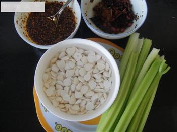 我爱清爽-杏仁芹菜怎么做，我爱清爽-杏仁芹菜怎么做好吃，我爱清爽-杏仁芹菜做法