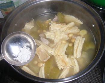 苦瓜腐竹瘦肉汤怎么做，苦瓜腐竹瘦肉汤怎么做好吃，苦瓜腐竹瘦肉汤做法