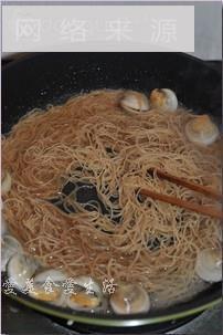 海鲜炒米粉怎么做，海鲜炒米粉怎么做好吃，海鲜炒米粉做法