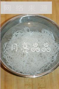 海鲜炒米粉怎么做，海鲜炒米粉怎么做好吃，海鲜炒米粉做法