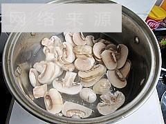 椒油口蘑小油菜怎么做，椒油口蘑小油菜怎么做好吃，椒油口蘑小油菜做法