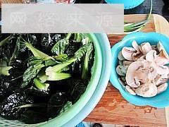 椒油口蘑小油菜怎么做，椒油口蘑小油菜怎么做好吃，椒油口蘑小油菜做法