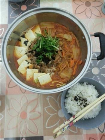 泡菜牛肉锅怎么做，泡菜牛肉锅怎么做好吃，泡菜牛肉锅做法