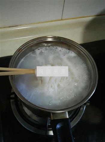 酸菜米线怎么做，酸菜米线怎么做好吃，酸菜米线做法