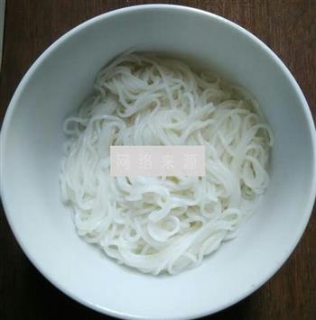 酸菜米线怎么做，酸菜米线怎么做好吃，酸菜米线做法