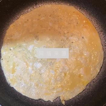 鸡蛋炒河粉怎么做，鸡蛋炒河粉怎么做好吃，鸡蛋炒河粉做法