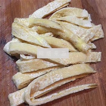 鸡蛋炒河粉怎么做，鸡蛋炒河粉怎么做好吃，鸡蛋炒河粉做法