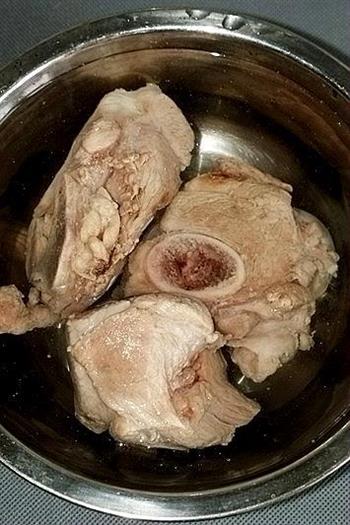 夏天健康喝汤-裙带冬瓜大骨汤怎么做，夏天健康喝汤-裙带冬瓜大骨汤怎么做好吃，夏天健康喝汤-裙带冬瓜大骨汤做法