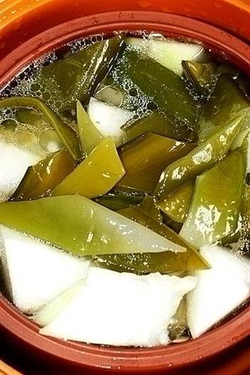 夏天健康喝汤-裙带冬瓜大骨汤怎么做，夏天健康喝汤-裙带冬瓜大骨汤怎么做好吃，夏天健康喝汤-裙带冬瓜大骨汤做法