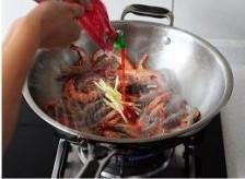 油焖虾怎么做，油焖虾怎么做好吃，油焖虾做法