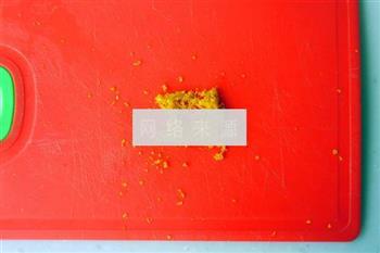 柠檬奶冻怎么做，柠檬奶冻怎么做好吃，柠檬奶冻做法