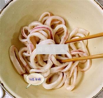 酥炸鱿鱼圈怎么做，酥炸鱿鱼圈怎么做好吃，酥炸鱿鱼圈做法