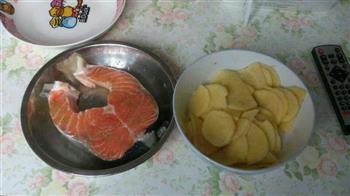 香煎三文魚怎么做，香煎三文魚怎么做好吃，香煎三文魚做法