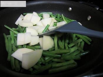 四季豆烧土豆怎么做，四季豆烧土豆怎么做好吃，四季豆烧土豆做法