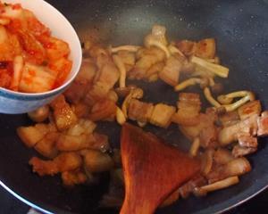 黑豆系列-黑豆腐泡菜锅怎么做，黑豆系列-黑豆腐泡菜锅怎么做好吃，黑豆系列-黑豆腐泡菜锅做法