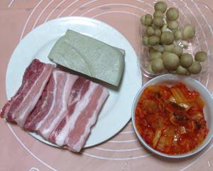 黑豆系列-黑豆腐泡菜锅怎么做，黑豆系列-黑豆腐泡菜锅怎么做好吃，黑豆系列-黑豆腐泡菜锅做法