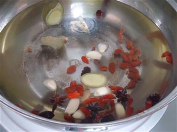 佛手瓜黄豆鸡脚汤怎么做，佛手瓜黄豆鸡脚汤怎么做好吃，佛手瓜黄豆鸡脚汤做法