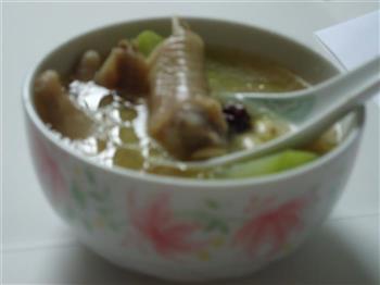佛手瓜黄豆鸡脚汤怎么做，佛手瓜黄豆鸡脚汤怎么做好吃，佛手瓜黄豆鸡脚汤做法