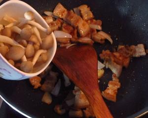 黑豆系列-黑豆腐泡菜锅怎么做，黑豆系列-黑豆腐泡菜锅怎么做好吃，黑豆系列-黑豆腐泡菜锅做法