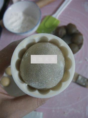 蔓越莓莲蓉广式月饼怎么做，蔓越莓莲蓉广式月饼怎么做好吃，蔓越莓莲蓉广式月饼做法