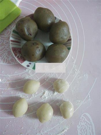 蔓越莓莲蓉广式月饼怎么做，蔓越莓莲蓉广式月饼怎么做好吃，蔓越莓莲蓉广式月饼做法