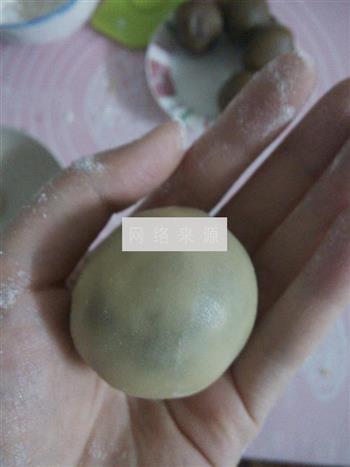 蔓越莓莲蓉广式月饼怎么做，蔓越莓莲蓉广式月饼怎么做好吃，蔓越莓莲蓉广式月饼做法