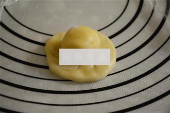 蛋黄酥怎么做，蛋黄酥怎么做好吃，蛋黄酥做法