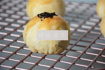 蛋黄酥怎么做，蛋黄酥怎么做好吃，蛋黄酥做法