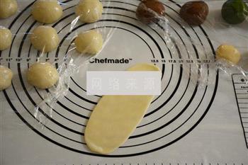 蛋黄酥怎么做，蛋黄酥怎么做好吃，蛋黄酥做法