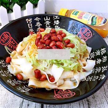 自制简易版凉皮怎么做，自制简易版凉皮怎么做好吃，自制简易版凉皮做法