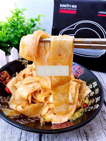 自制简易版凉皮怎么做，自制简易版凉皮怎么做好吃，自制简易版凉皮做法