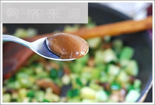 酱爆蔬菜丁怎么做，酱爆蔬菜丁怎么做好吃，酱爆蔬菜丁做法