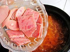 韩国部队汤怎么做，韩国部队汤怎么做好吃，韩国部队汤做法