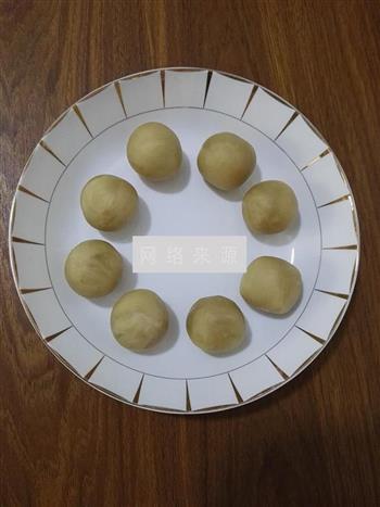 冰皮白豆沙月饼怎么做，冰皮白豆沙月饼怎么做好吃，冰皮白豆沙月饼做法