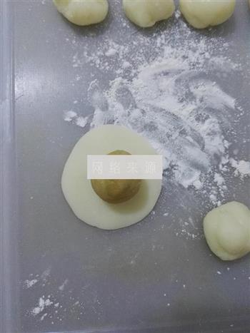 冰皮白豆沙月饼怎么做，冰皮白豆沙月饼怎么做好吃，冰皮白豆沙月饼做法