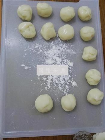 冰皮白豆沙月饼怎么做，冰皮白豆沙月饼怎么做好吃，冰皮白豆沙月饼做法