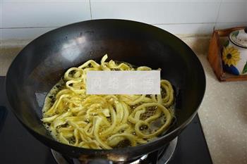 自制沙琪玛怎么做，自制沙琪玛怎么做好吃，自制沙琪玛做法