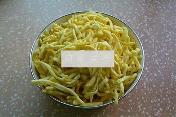 自制沙琪玛怎么做，自制沙琪玛怎么做好吃，自制沙琪玛做法