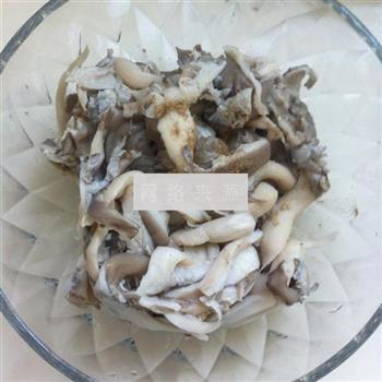 酥炸平菇怎么做，酥炸平菇怎么做好吃，酥炸平菇做法