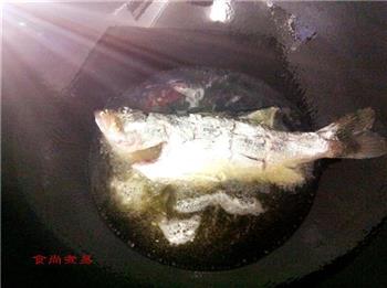 糖醋鲈鱼怎么做，糖醋鲈鱼怎么做好吃，糖醋鲈鱼做法