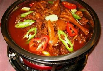 家庭辣子鸡火锅怎么做，家庭辣子鸡火锅怎么做好吃，家庭辣子鸡火锅做法